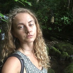 Meet your Posher, Leah